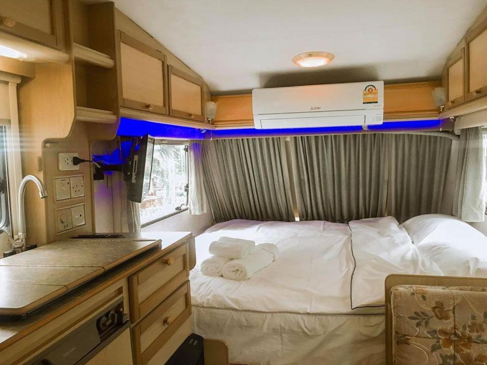 Nice Nite Campervans Αγιουτάγια Εξωτερικό φωτογραφία