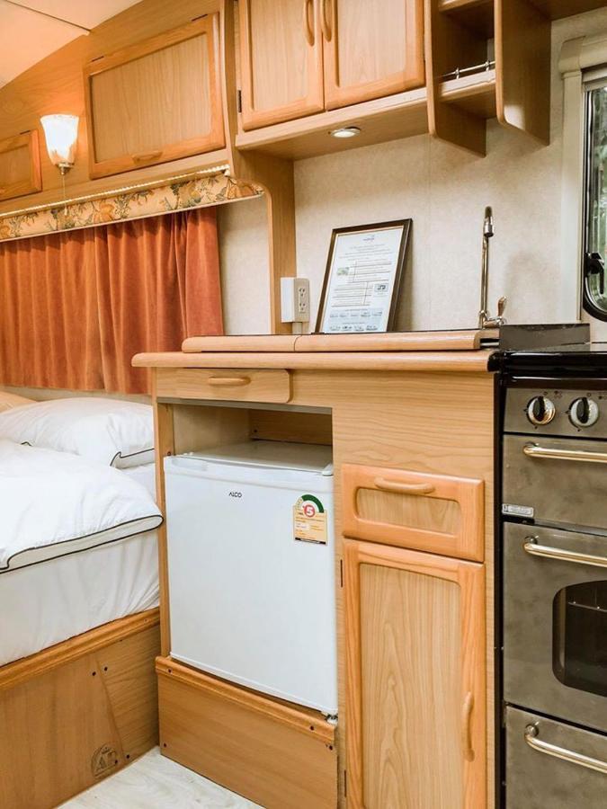 Nice Nite Campervans Αγιουτάγια Εξωτερικό φωτογραφία