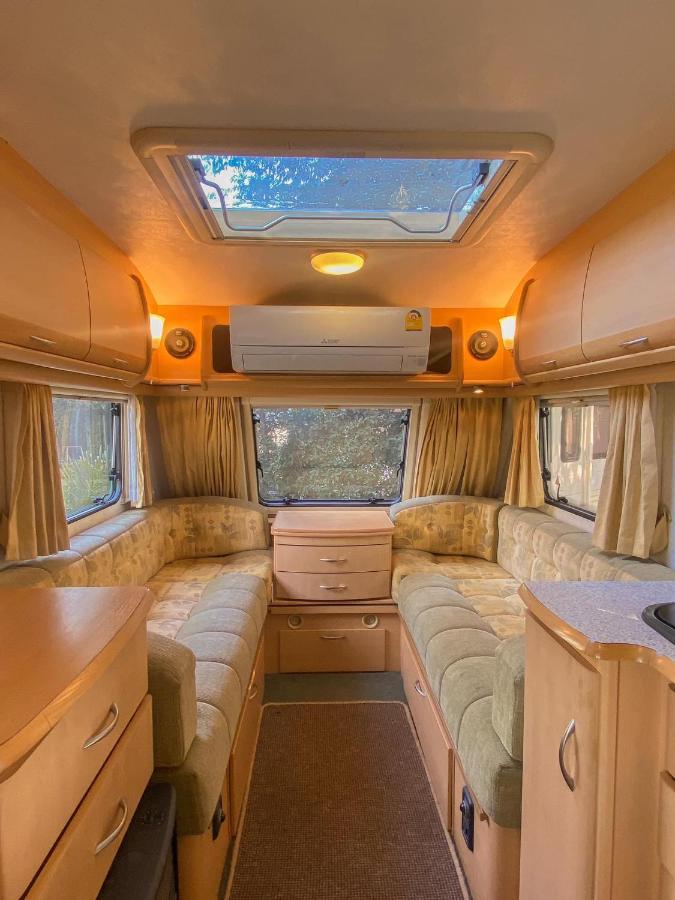 Nice Nite Campervans Αγιουτάγια Εξωτερικό φωτογραφία