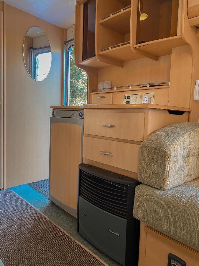 Nice Nite Campervans Αγιουτάγια Εξωτερικό φωτογραφία