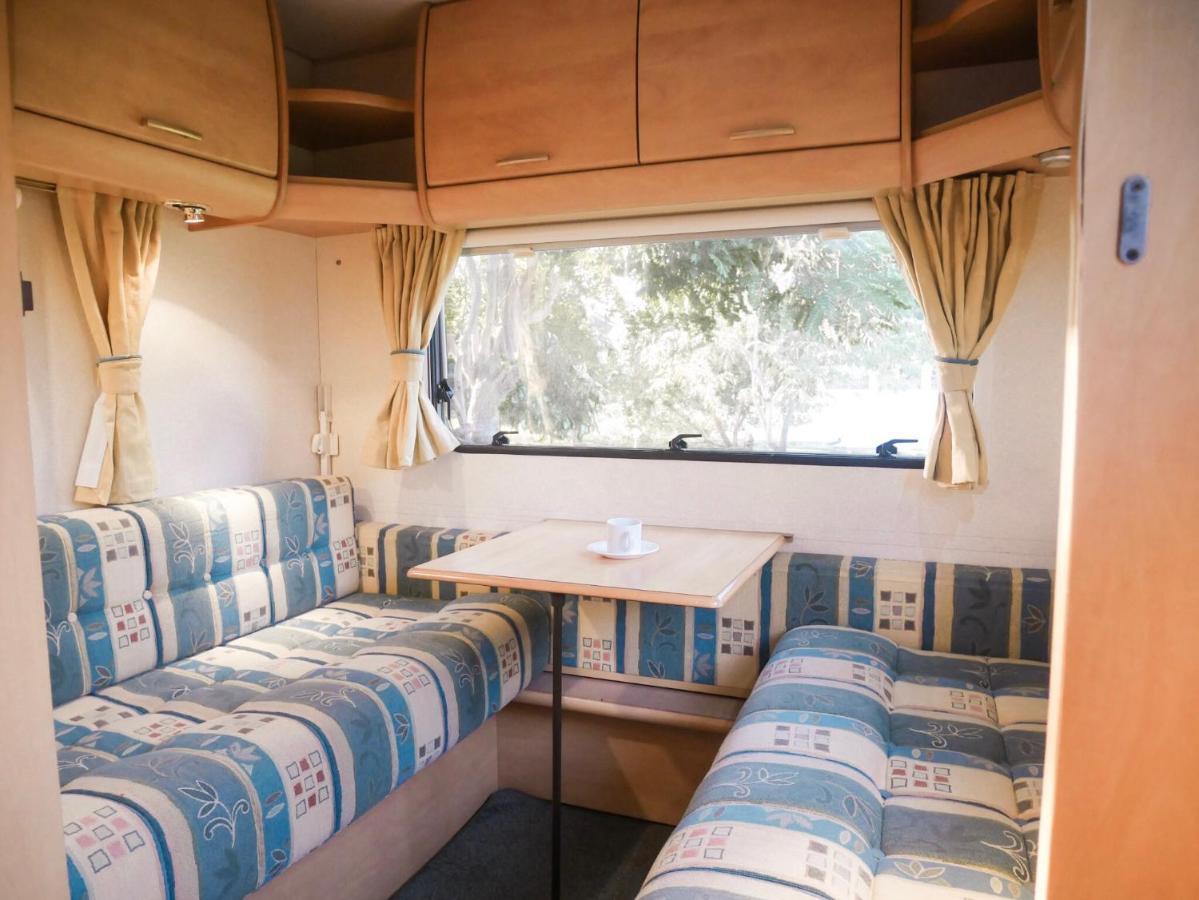 Nice Nite Campervans Αγιουτάγια Εξωτερικό φωτογραφία
